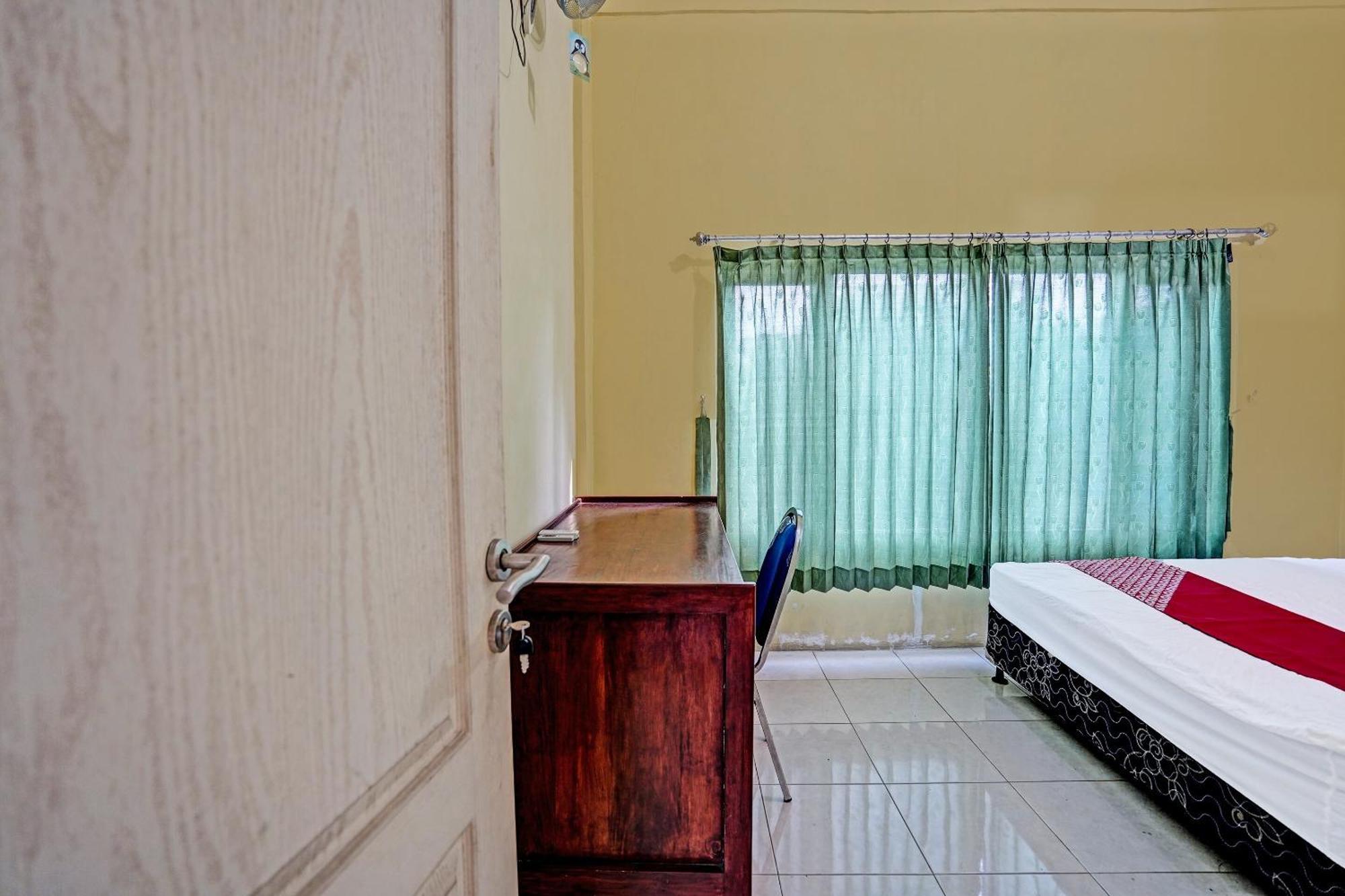 Oyo 91572 Kost Esklusif Barokah Hotel Pasuruan Luaran gambar