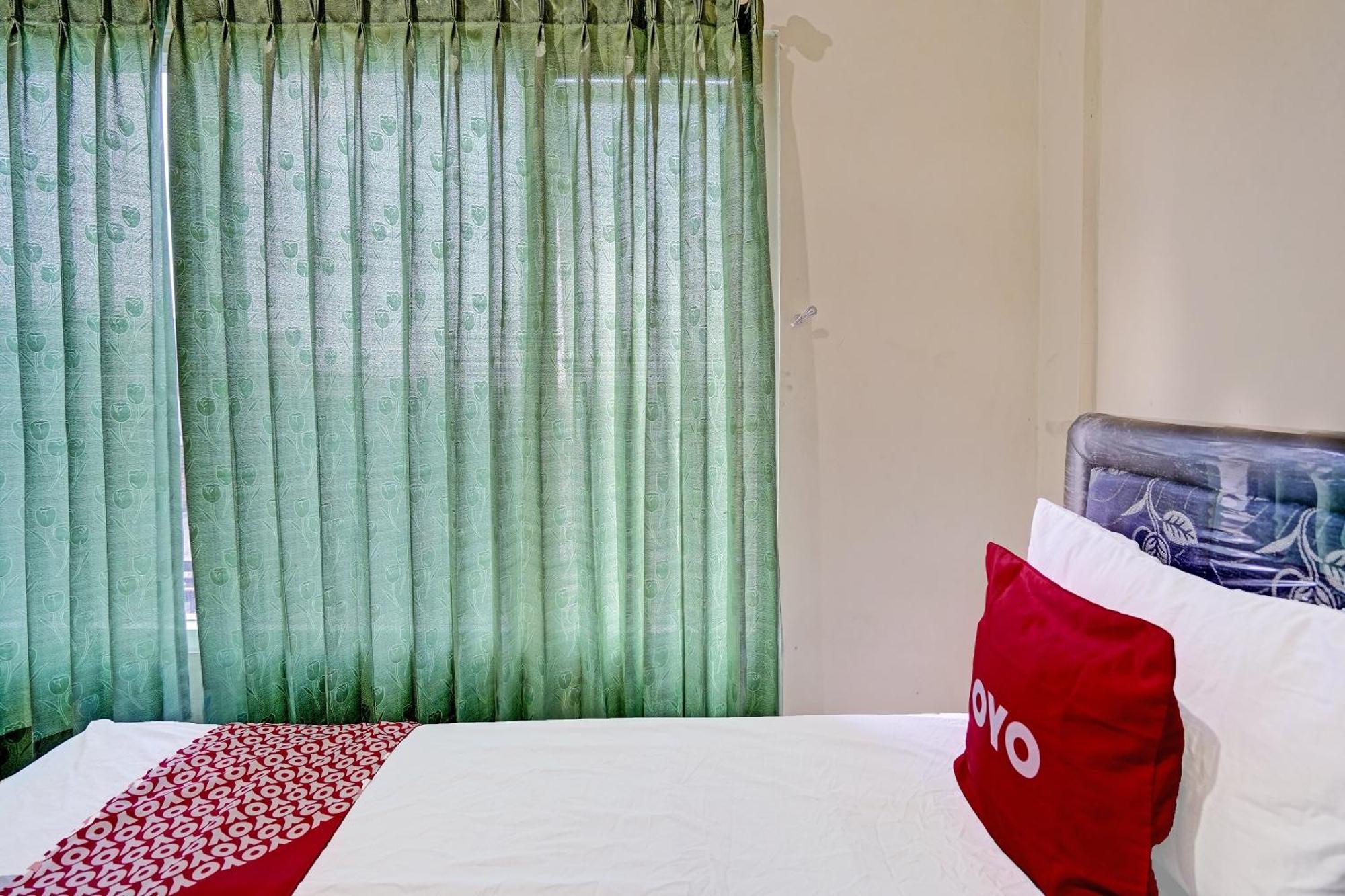 Oyo 91572 Kost Esklusif Barokah Hotel Pasuruan Luaran gambar