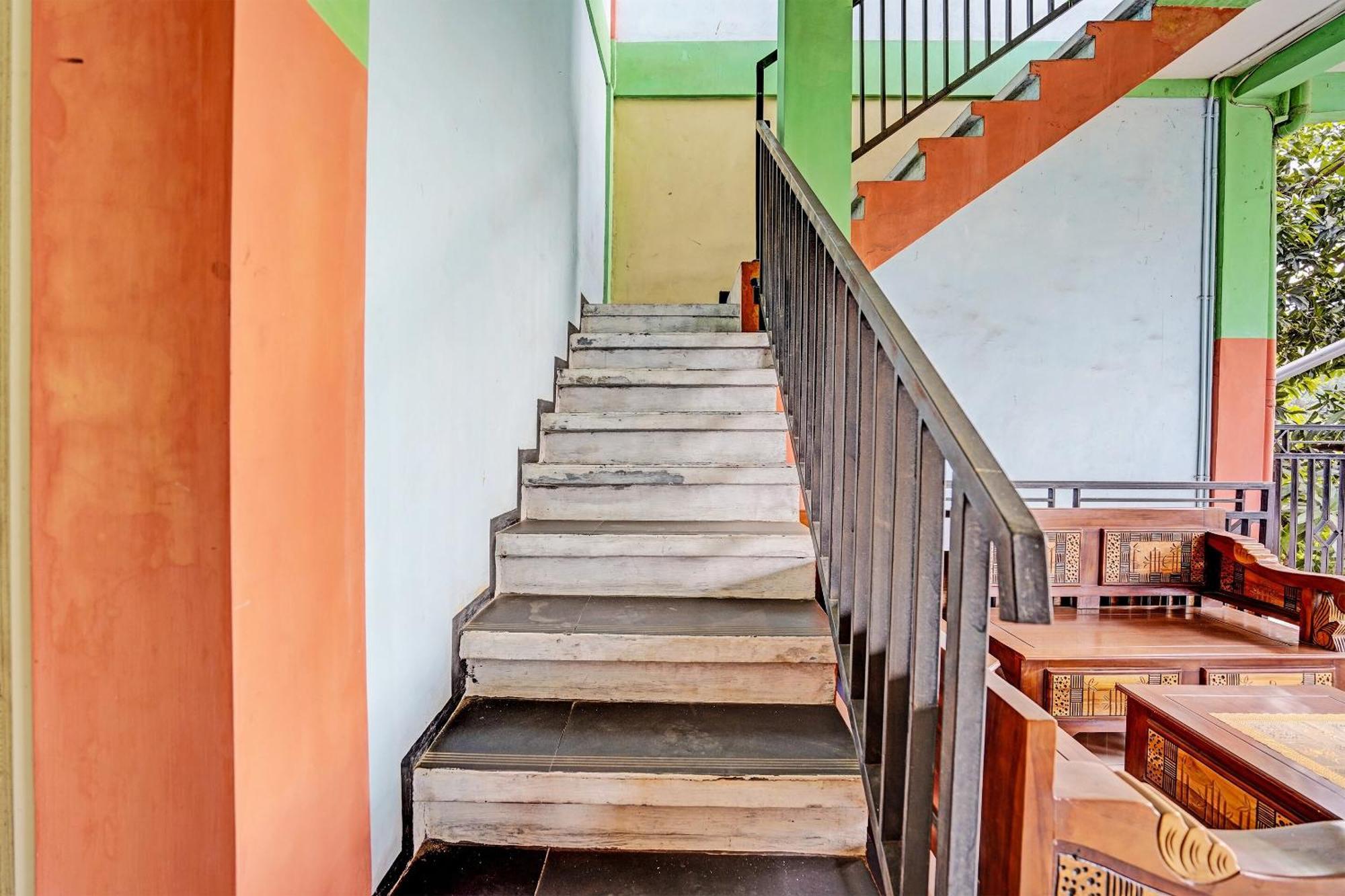Oyo 91572 Kost Esklusif Barokah Hotel Pasuruan Luaran gambar
