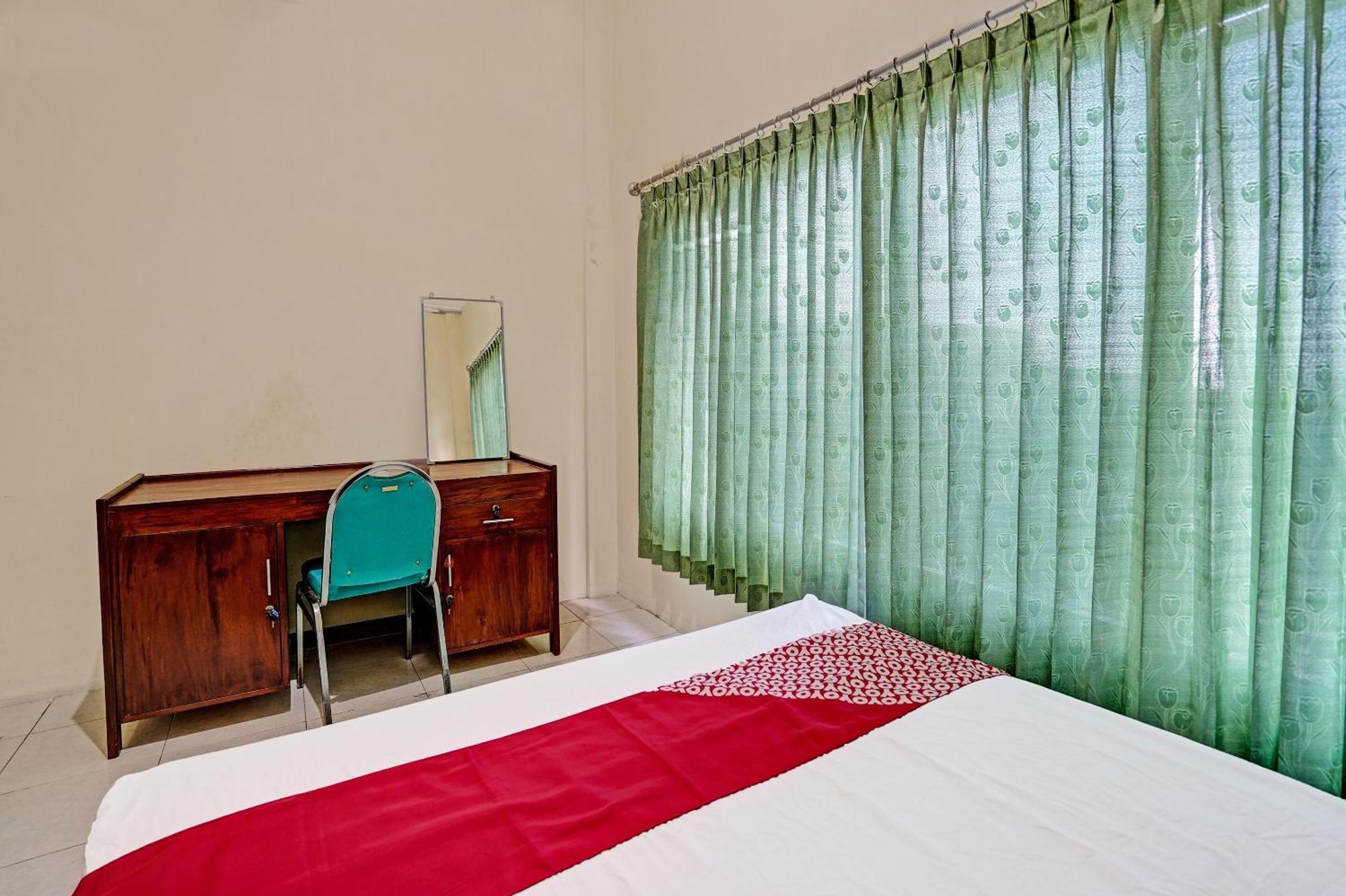 Oyo 91572 Kost Esklusif Barokah Hotel Pasuruan Luaran gambar