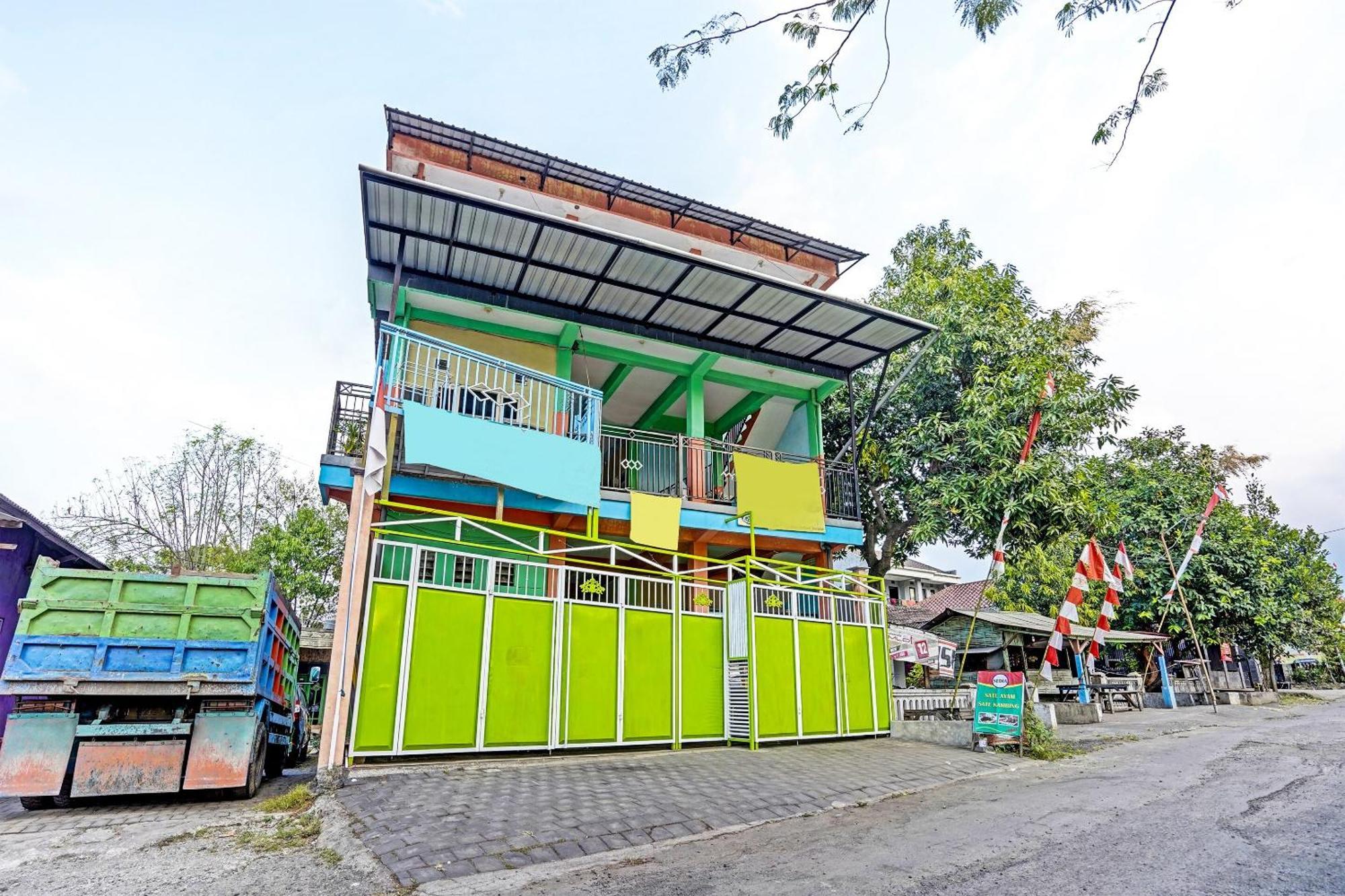 Oyo 91572 Kost Esklusif Barokah Hotel Pasuruan Luaran gambar